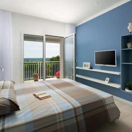 Chiara By Interhome *