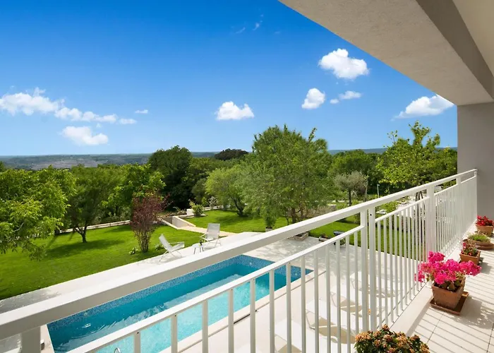 Chiara By Interhome Diminici